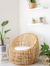 Load image into Gallery viewer, Luna chair