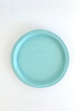 Load image into Gallery viewer, Concrete Saucer