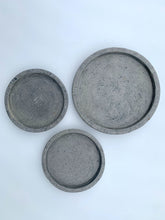 Load image into Gallery viewer, Concrete Saucer
